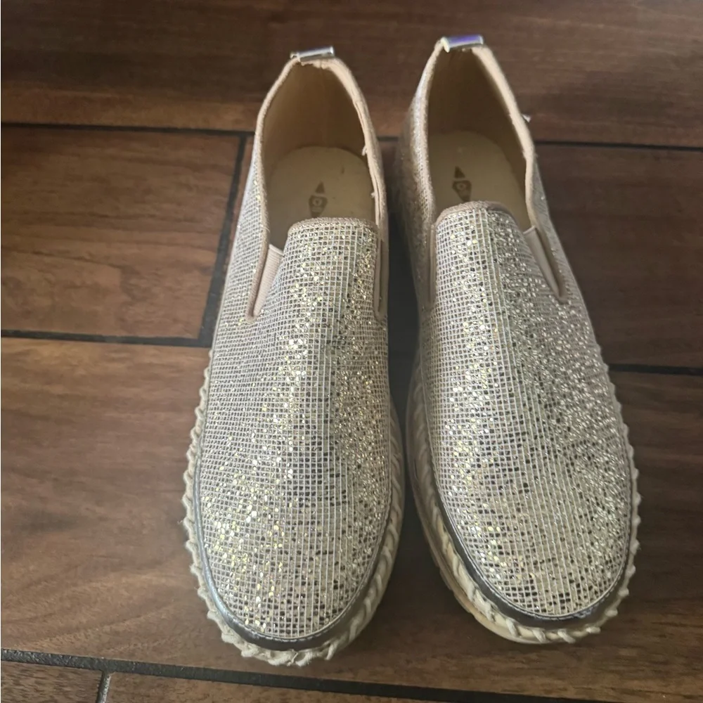 JOLIMALL Woman's rose gold platform slip on sneakers size 9